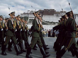Breve historia del conflicto entre Tíbet y China